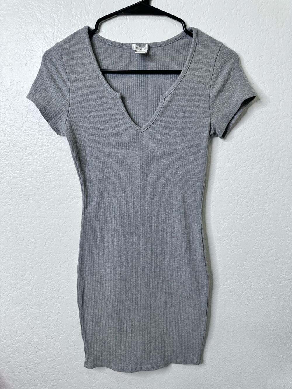 Women’s Heather Grey Ribbed Short Sleeve Notched Neck Mini Dress - S/M